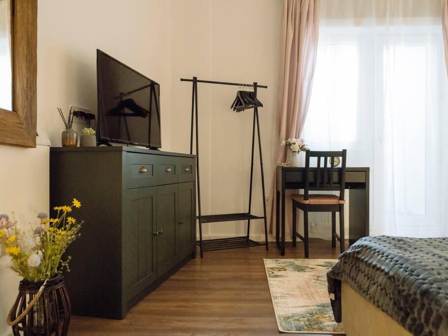 Cozy Studio Next To House Of Parliament Бухарест Экстерьер фото